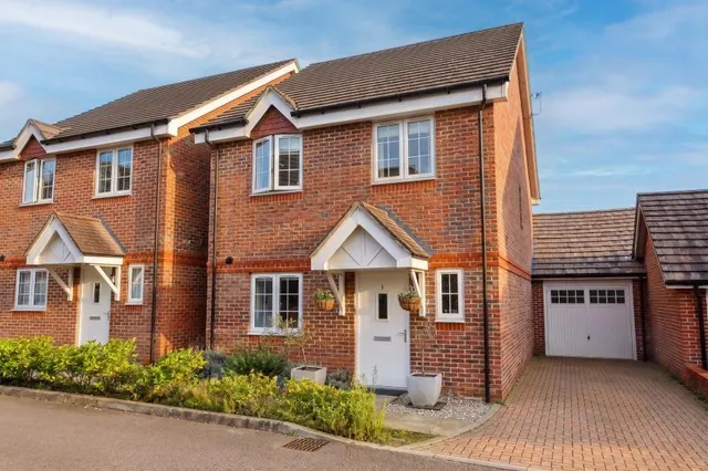 Jersey Close, Woking, GU21, photo 1