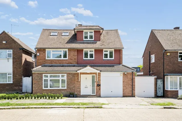 Meredith Close, Pinner, HA5, photo 1
