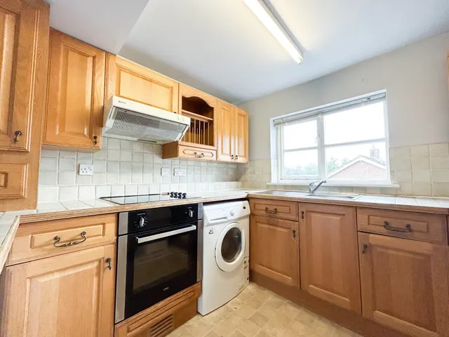 Stone Cross, Mayfield, TN20, photo 3