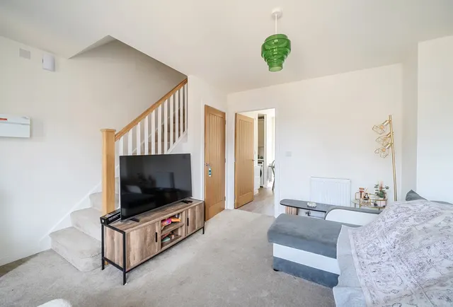 Photo 3 — Athelai Close, Gloucestershire, Down Hatherley, GL2 9AP