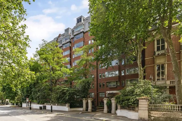 South Lodge, Knightsbridge, W7, photo 1