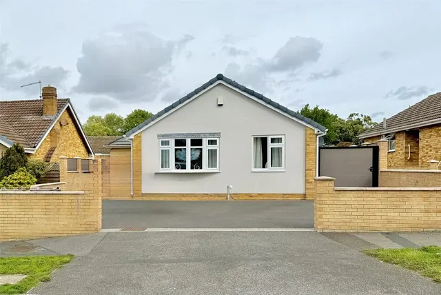 3 bedroom house — Upperwood Road, Darfield, Barnsley, S73
