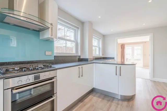 Photo 3 — Windsor Street, Cheltenham, GL52 2DE