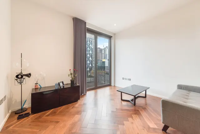 Ambassador Building, Nine Elms, SW11, photo 1