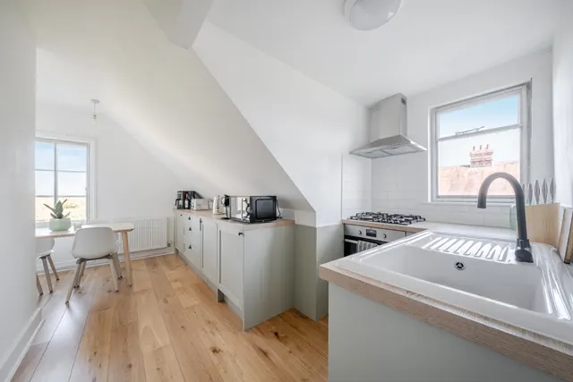 Photo 3 — Dartford Road, Sevenoaks, Kent, TN13 3TQ