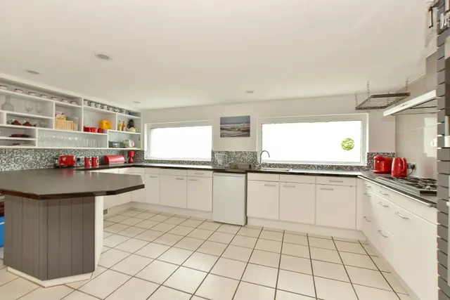 Alverstone Garden Village, PO36, photo 3