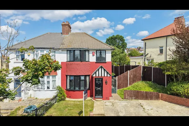 Ankerdine Crescent, Shooters Hill, photo 1