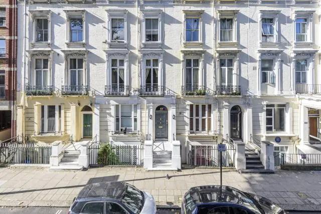 Queensborough Terrace, London, W2, photo 1