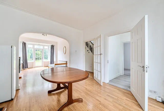 Lodore Gardens, Kingsbury, NW9 0DN, photo 1