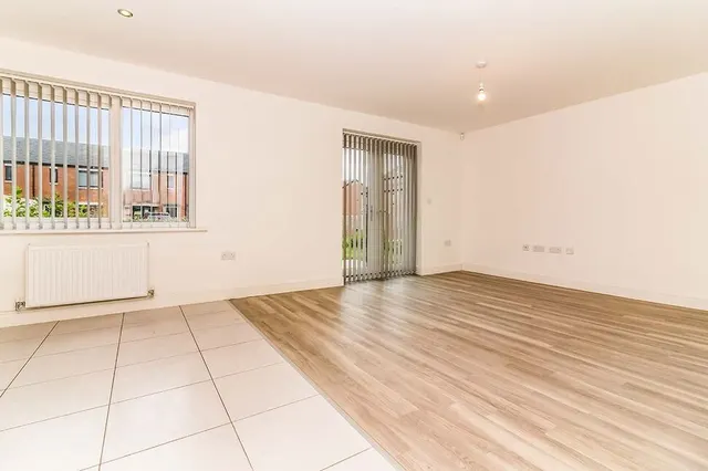 James Leach V C Road, Manchester, M40, photo 3