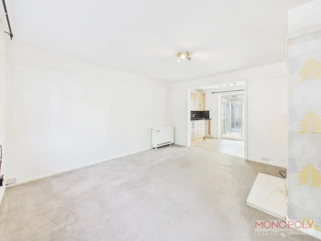 Castle Close, Pulford, CH4, photo 3
