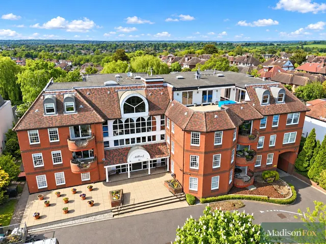 Manor Road, Chigwell, IG7, photo 1
