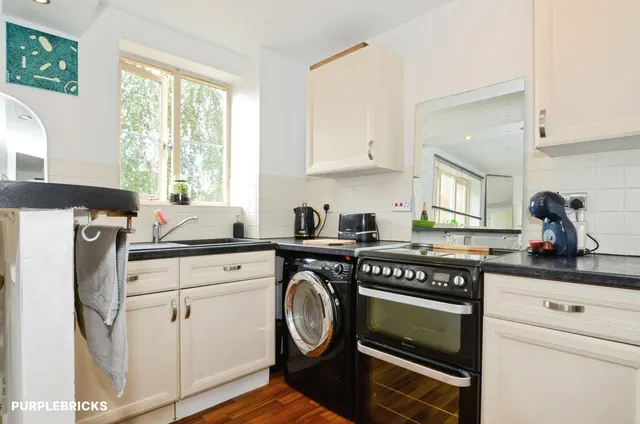 Dairyman Close, London, NW2, photo 2