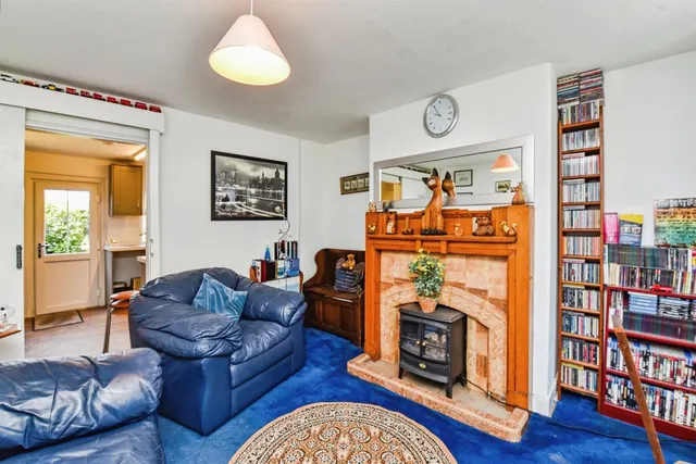 Commercial Road, Devizes, SN10, photo 2