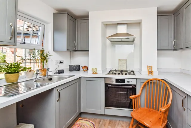 Commercial Road, Devizes, SN10, photo 3