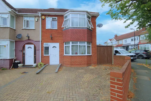 Ellesmere Road, Greenford, UB6, photo 1
