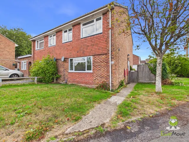 Braemar Drive, Oakley, RG23, photo 1