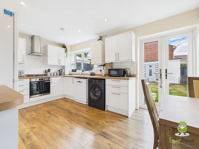 Braemar Drive, Oakley, RG23, photo 2