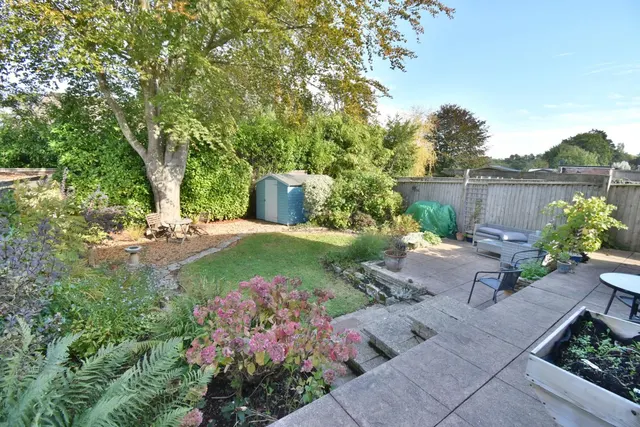 Ford Close, BH22, photo 2