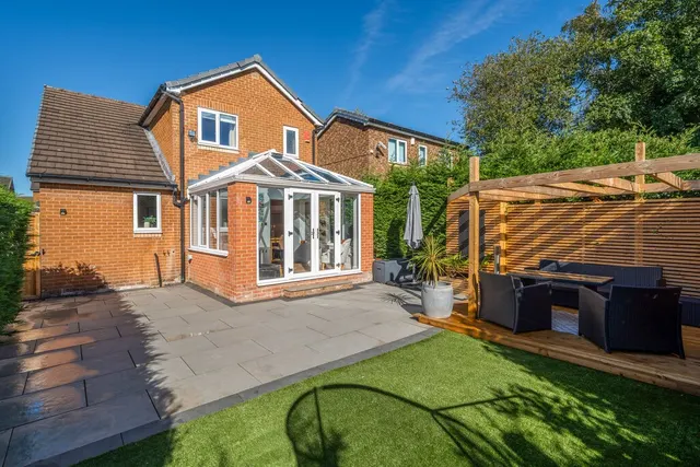 Foxglove Road, Birstall, WF17, photo 1