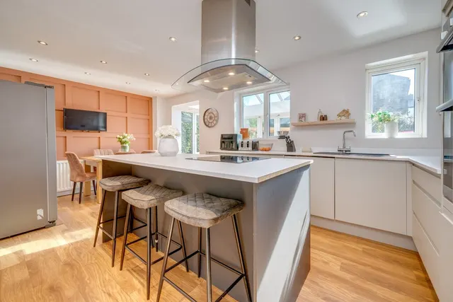 Foxglove Road, Birstall, WF17, photo 2