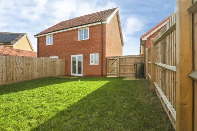 Chinery Way, Thurston, Bury St. Edmunds, photo 1