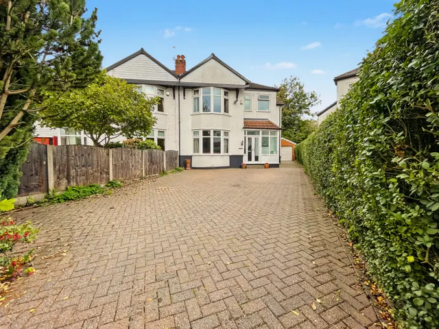 Woodhill Drive, Prestwich, M25, photo 1