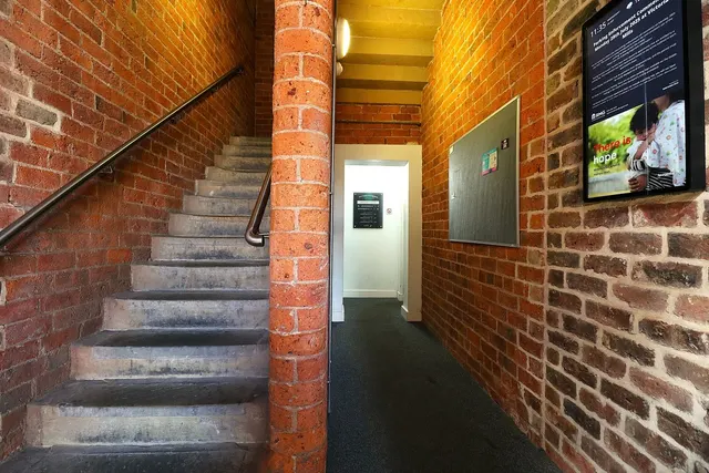 Block A, Victoria Riverside, LS10, photo 3