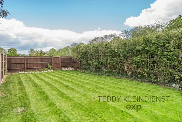 Photo 3 — Summer Road, Thames Ditton, KT7 0QP