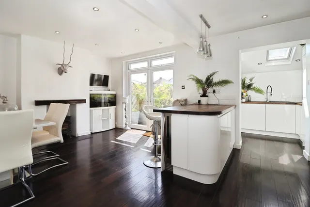 Photo 3 — Pettigrove Gardens, Kingswood, Bristol, BS15