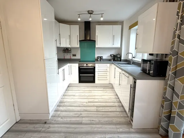 Barfold Close, Stockport, SK2, photo 3