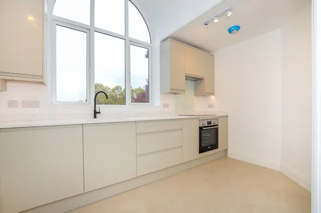 Marsh Lane, Stanmore Fees Apply, HA7, photo 2