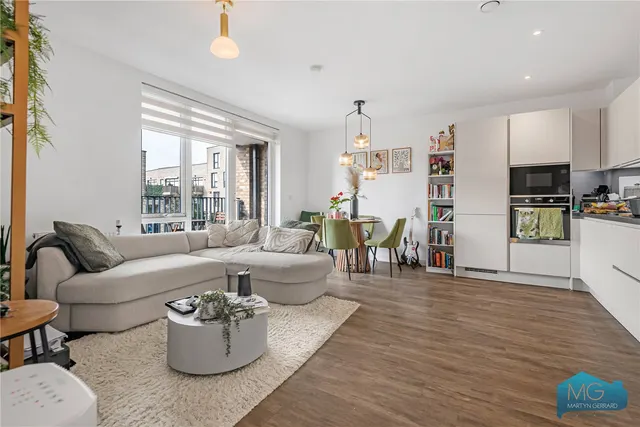 Dollis Valley Drive, Barnet, EN5, photo 3