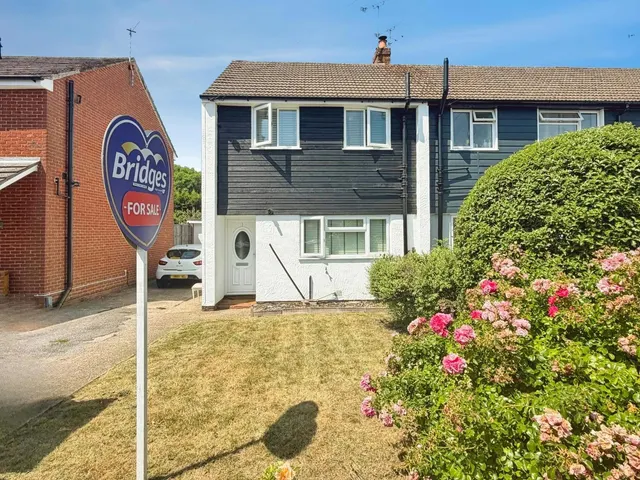 Ewins Close, Ash, Surrey, GU12 6RZ, photo 1