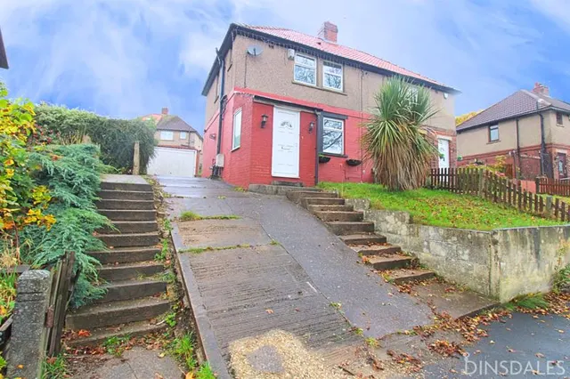 North Cliffe Avenue Thornton, Bradford BD13 3BX, photo 1