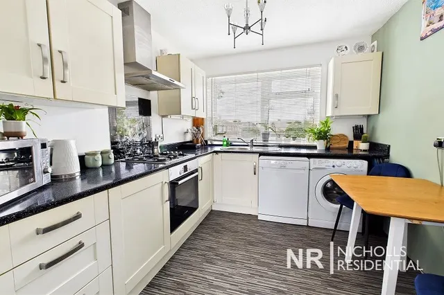 Gatley Avenue, West Ewell, KT19, photo 2