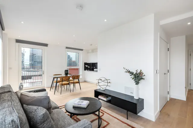 Escapade Place, London, E14, photo 1