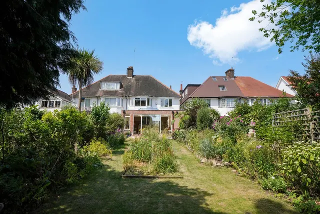 Photo 3 — Rodborough Road, Golders Green NW11 8SA