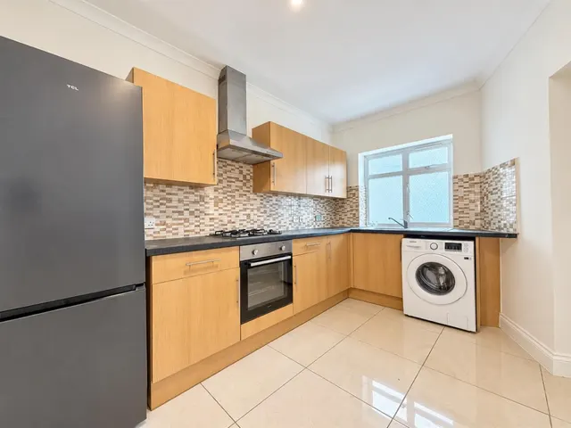 End Terrace, Southall, UB1, photo 1