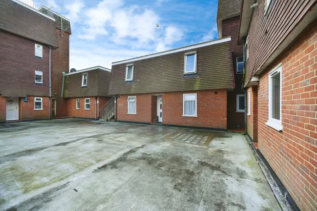 Balcombe Road, Peacehaven, photo 1