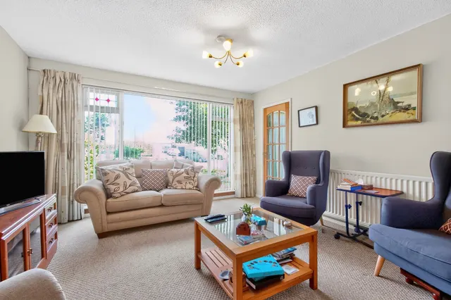Photo 2 — Beauly Place, Bishopbriggs, Glasgow