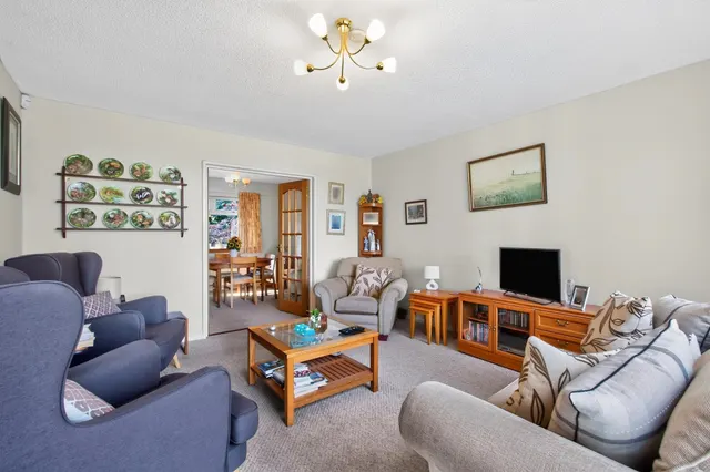 Photo 3 — Beauly Place, Bishopbriggs, Glasgow