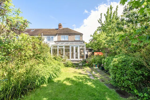 Carr Road, Northolt, UB5, photo 2