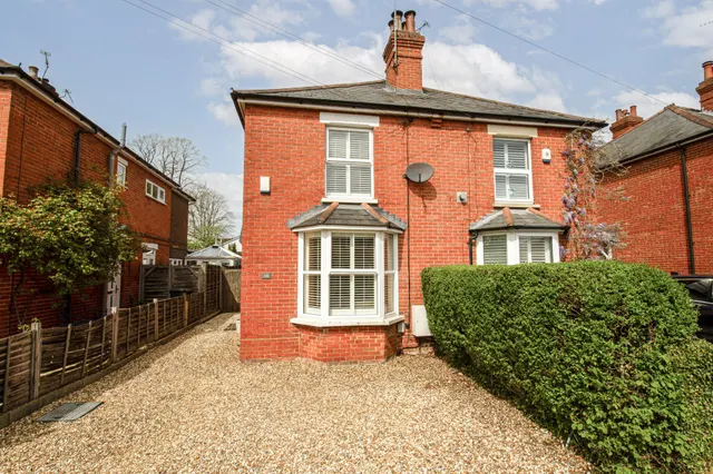 Connaught Road, Fleet, GU51 3QX, photo 1