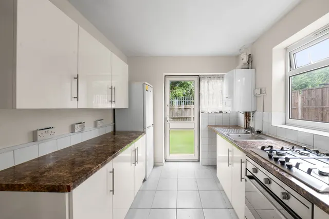 Godfrey Avenue, Northolt, UB5, photo 2