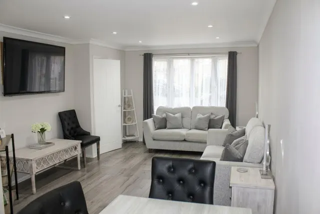 Churchill Avenue, Brigg, DN20, photo 3