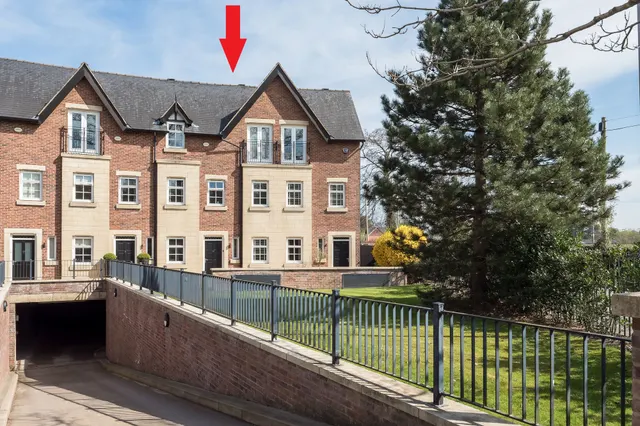 Edge View Crescent, Alderley Edge, photo 1