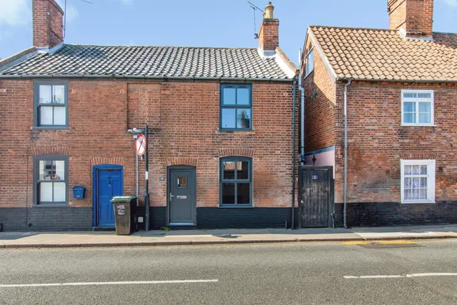 Lower Olland Street, Bungay, photo 1