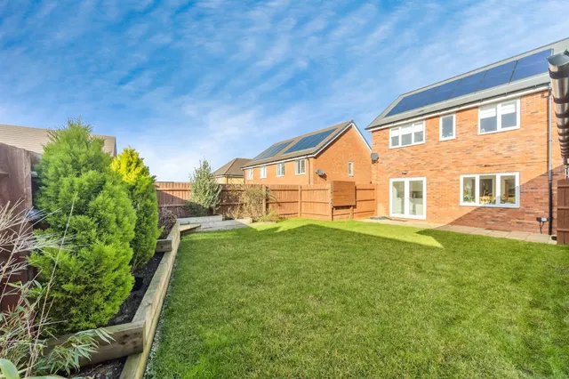 Knibb Drive, Hanslope, MK19, photo 2