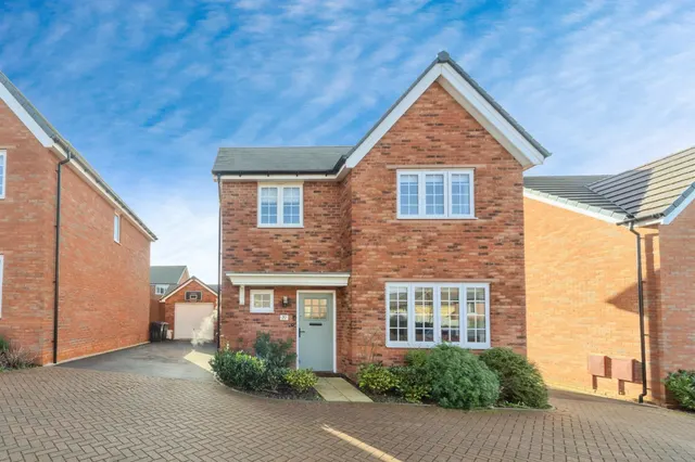 Knibb Drive, Hanslope, MK19, photo 1